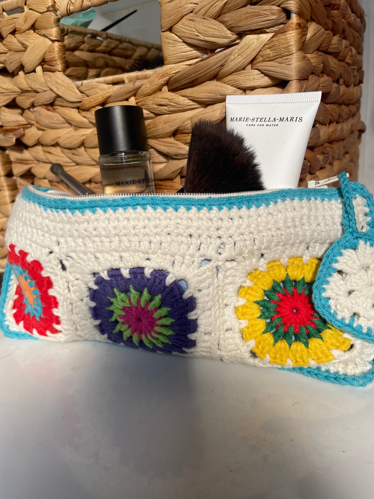 Gehaakt toilettasje granny squares ecru